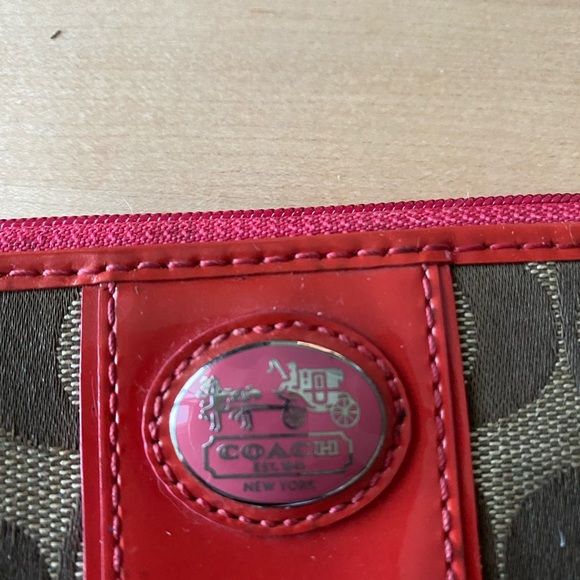 Vintage Coach wristlet! - Picture 4 of 6